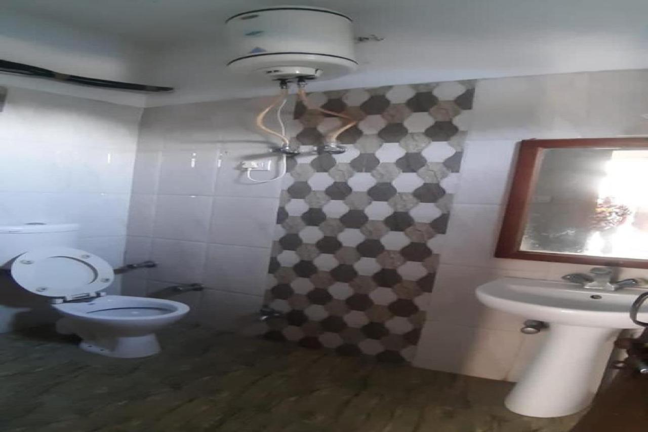 Oyo 81211 Hotel Janta Katra (Jammu and Kashmir) Exterior photo